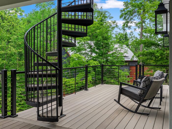 Van's Lumber custom built homes in Northeast Wisconsin exterior rooftop deck