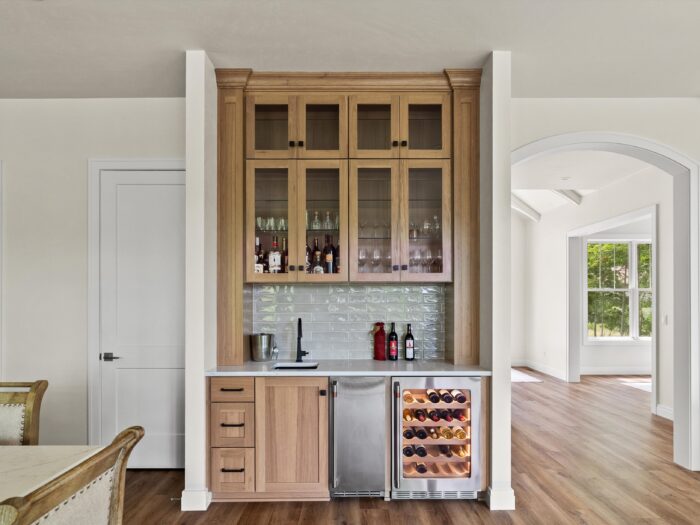 Van's Lumber custom built homes in Northeast Wisconsin interior wet bar