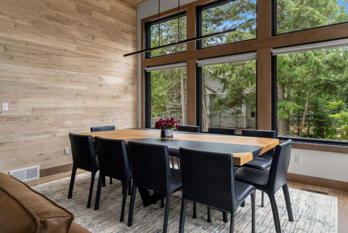 Van's Lumber custom built homes in Northeast Wisconsin interior dining room