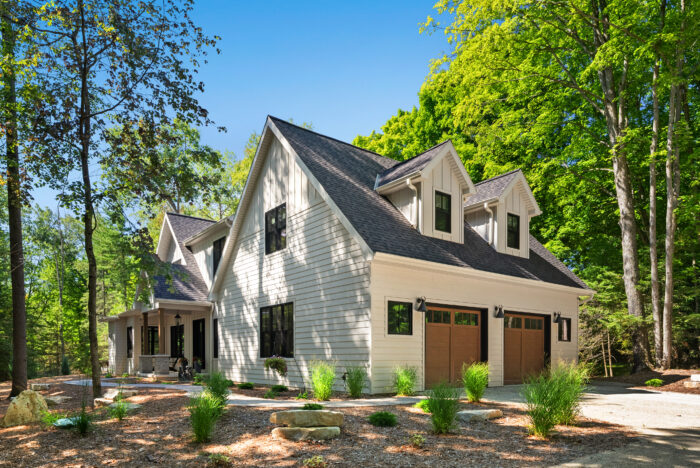 Van's Lumber custom built homes in Northeast Wisconsin exterior garage
