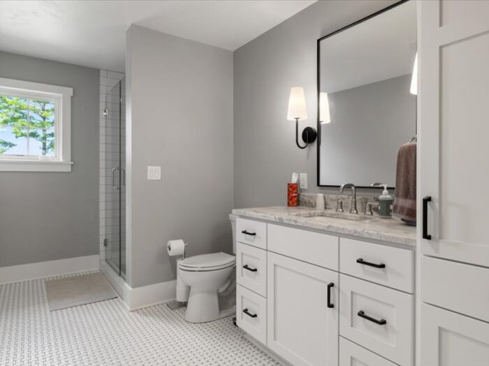 Van's Lumber custom built homes in Northeast Wisconsin interior bathroom