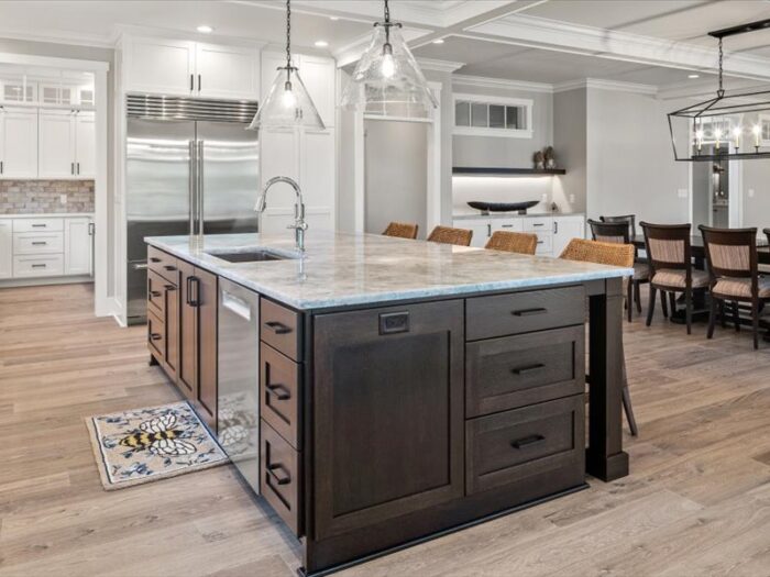 Van's Lumber custom built homes in Northeast Wisconsin interior eat in kitcehn
