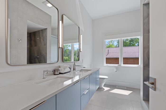 Modern Bay Bathroom