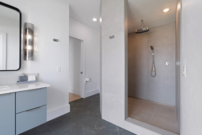 Modern Bay Bathroom