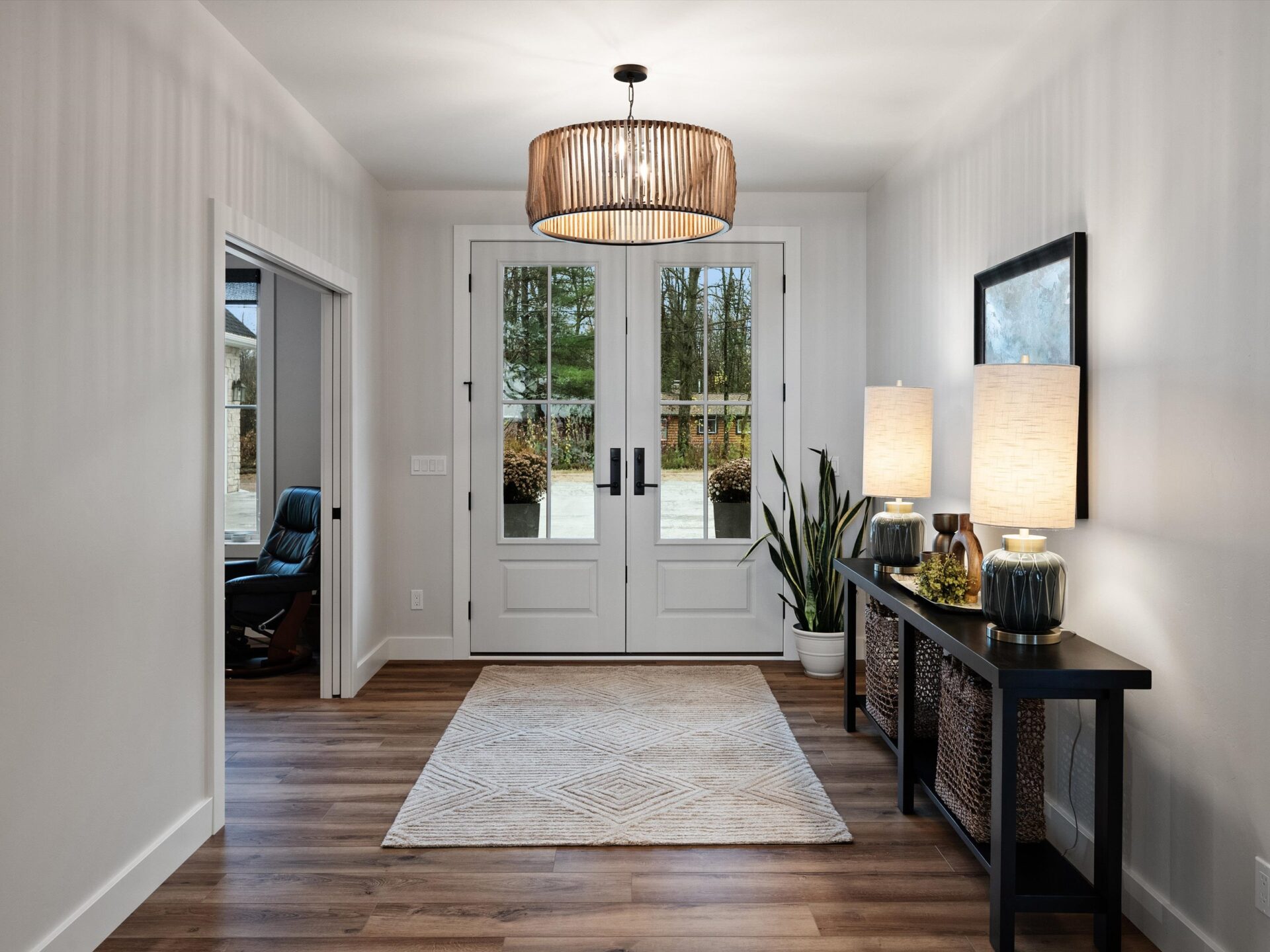 Lakeside Retreat Entry