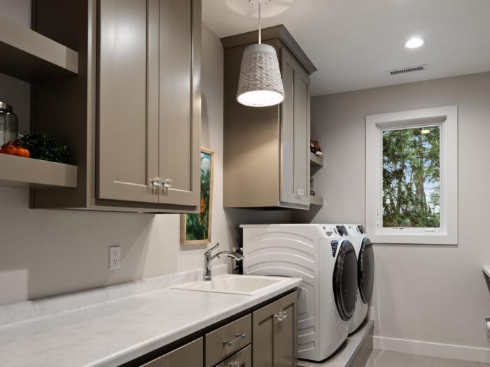 Lakeside Retreat Laundry