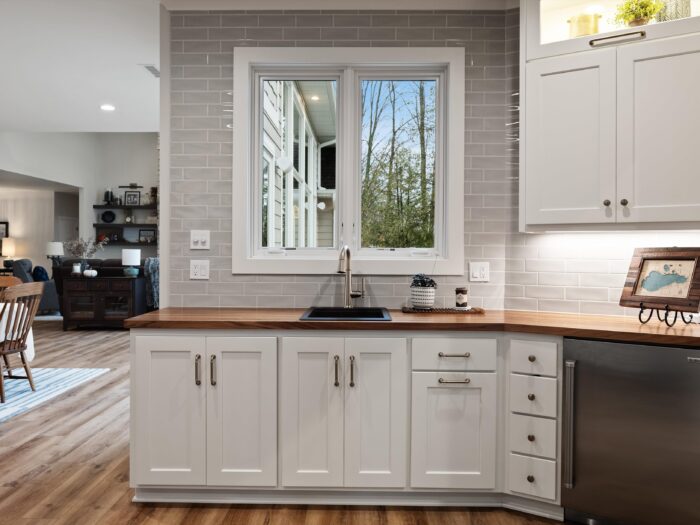 Lakeside Retreat Wet Bar